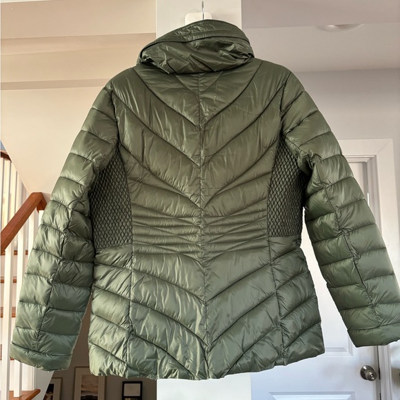 Bernardo Olive Green Puffer Jacket - Size XL - Never Worn - Picture 4 of 9